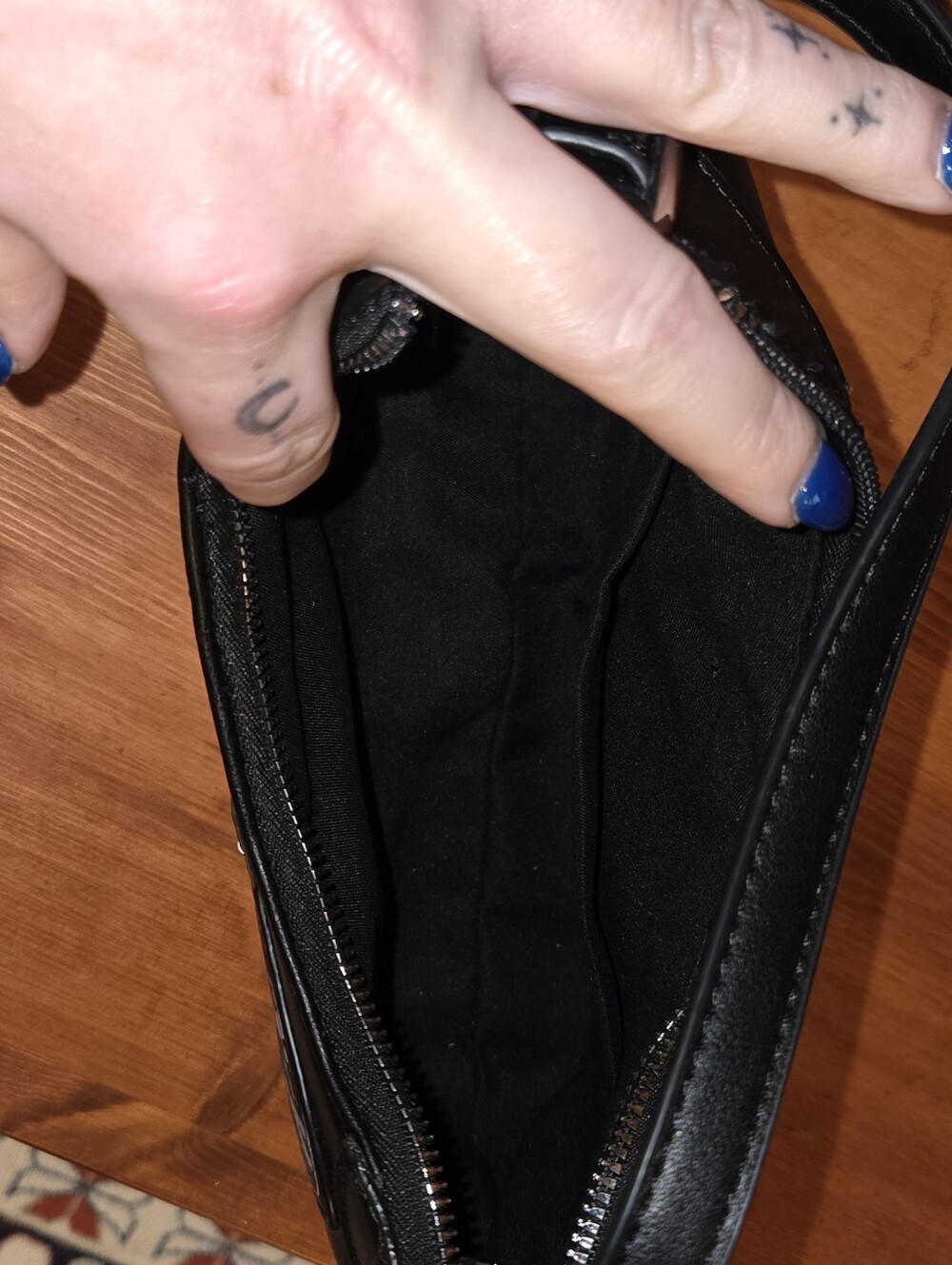 Hot Topic Death Moth Shoulder Bag - Picture 7 of 7